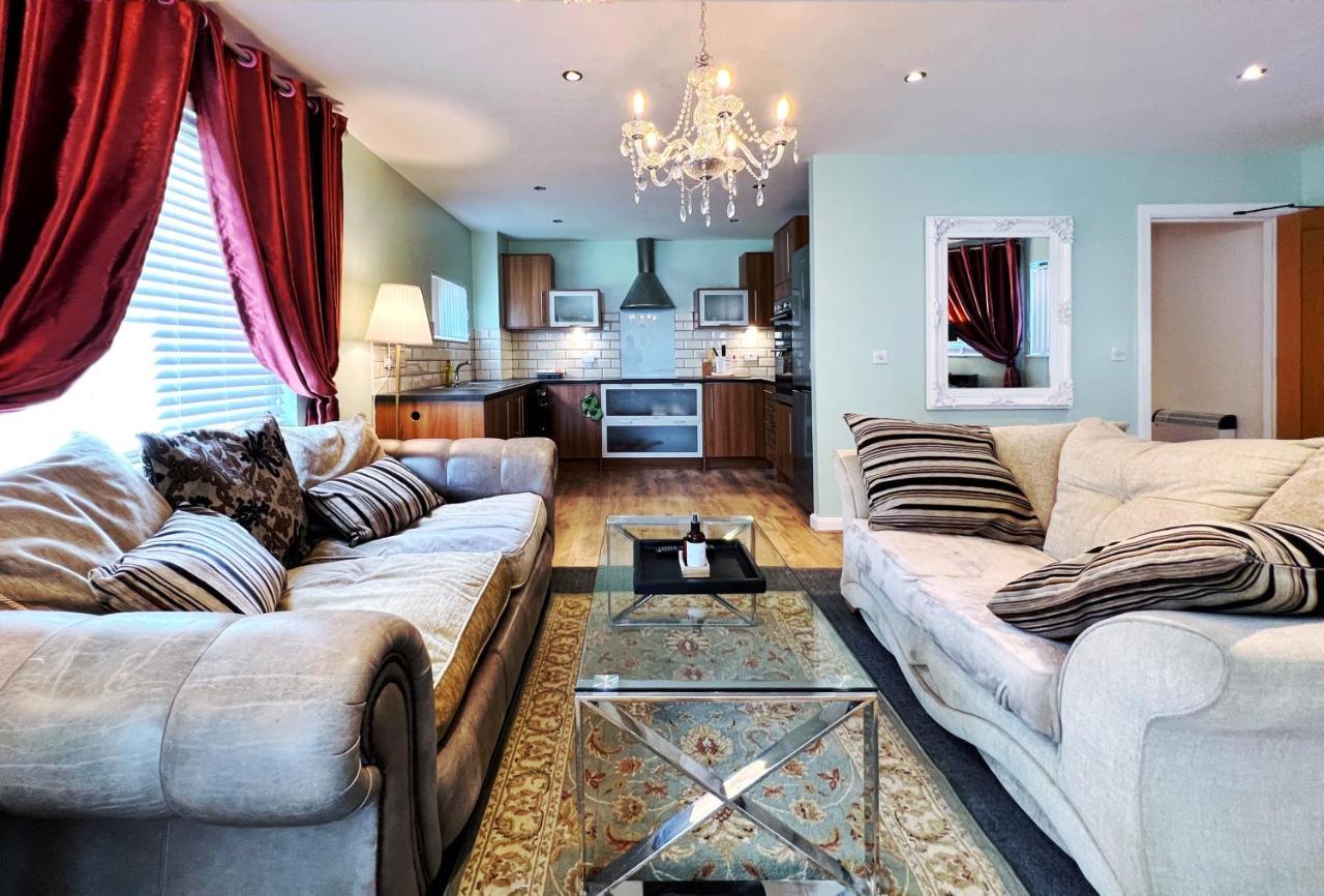 Retro Seaside Apt With Patio Apartamento Swansea Exterior foto